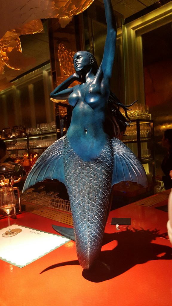 DamienHirstMermaidSexyFishNHYM