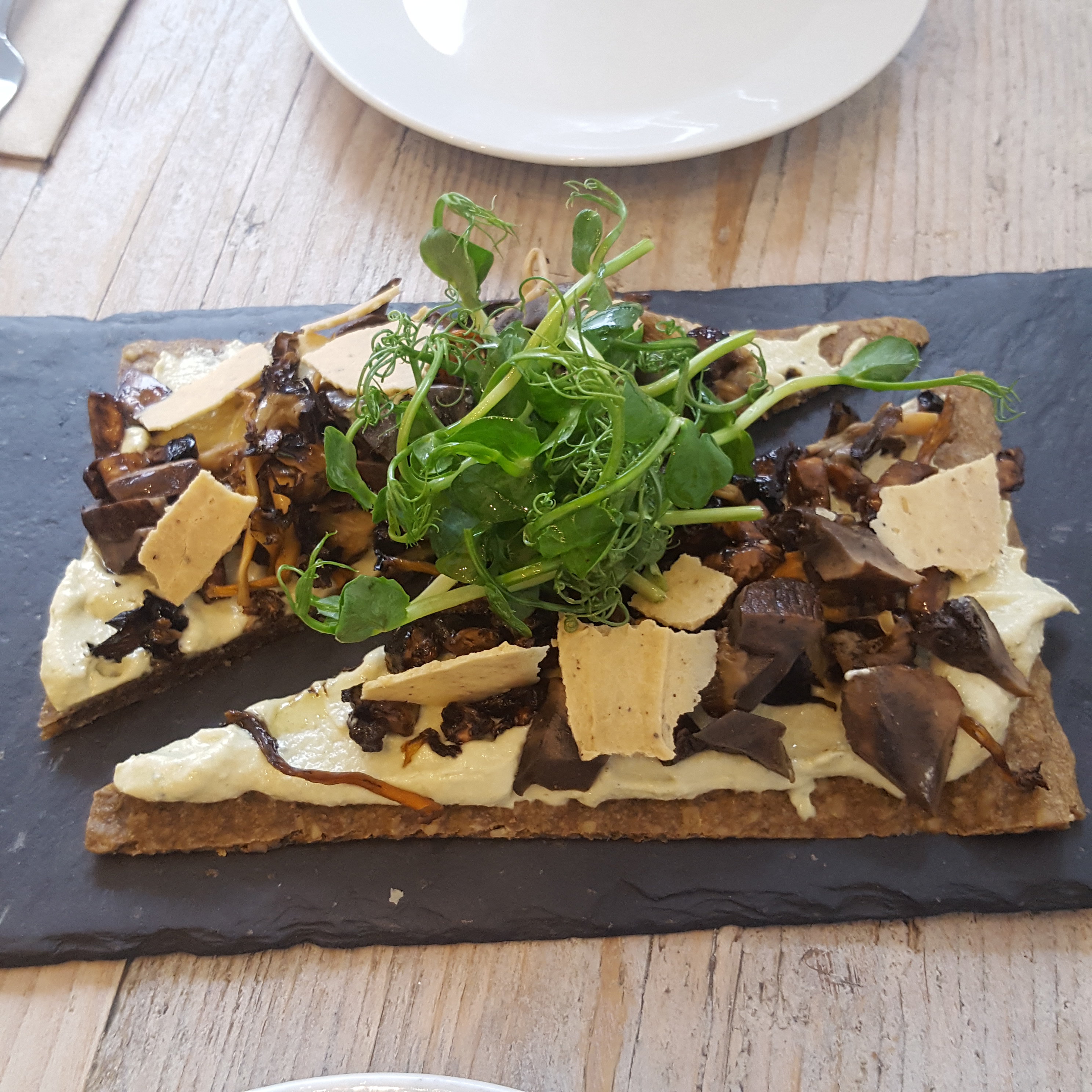 trufflepizzanamanhym