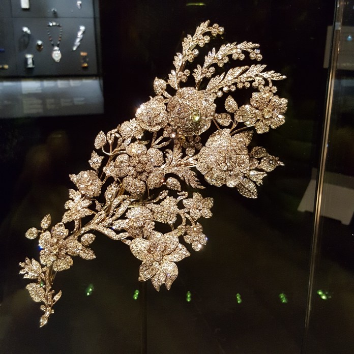 DiamondBroochV&amp;ANHYM